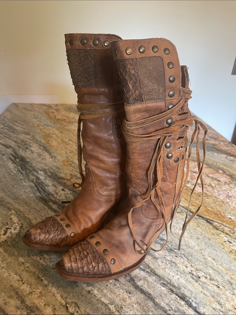 Vintage Corral Distressed Leather Boots
Gold Studded
Wrap Around Fringes
Size 9